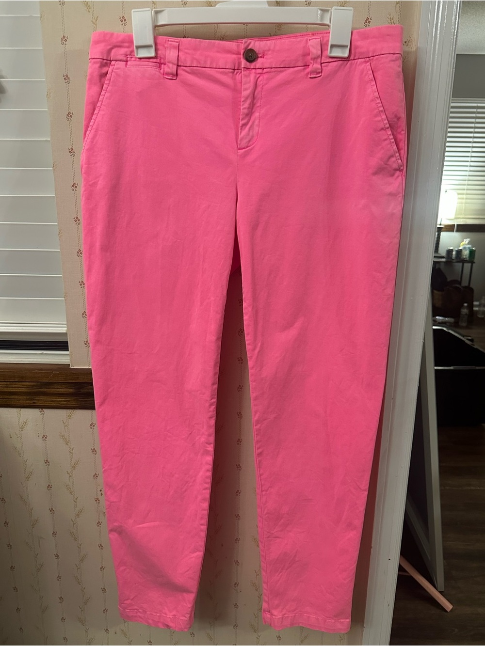 Gap Khakis Broken-In Straight Pants Women’s 8 Hot Pink Stretch Chino